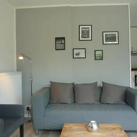 Cosy Near Sint Maartensvlotbrug