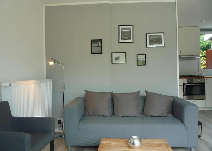 Cosy Near Sint Maartensvlotbrug