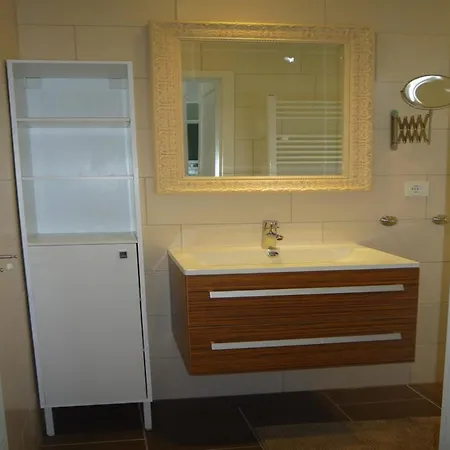 Cosy Near Σπίτι διακοπών Sint Maartensvlotbrug